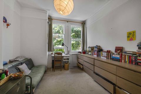 3 bedroom flat to rent, Esmond Road, London W4