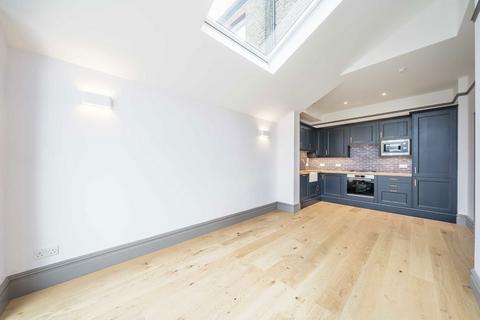 4 bedroom house to rent, Cleveland Gardens, London SW13