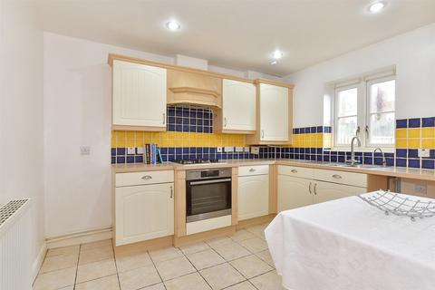 4 bedroom townhouse for sale, Belvedere Road, Faversham, Kent