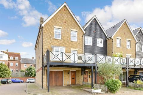 4 bedroom townhouse for sale, Belvedere Road, Faversham, Kent