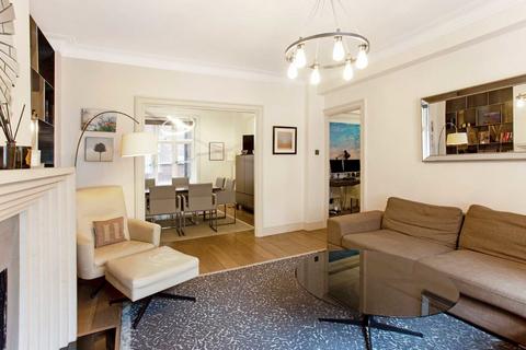 2 bedroom flat for sale, Chesterfield Gardens, London W1J