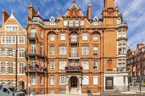 3 bedroom flat for sale, Mount Street, London W1K