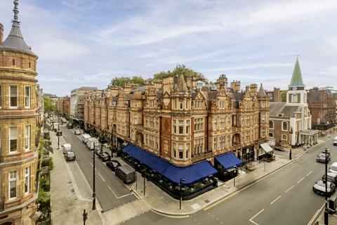 3 bedroom flat for sale, Mount Street, London W1K