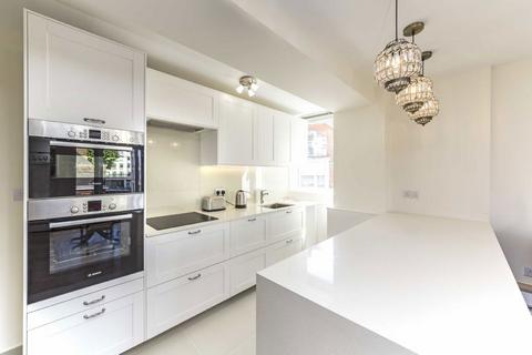 2 bedroom flat for sale, Bourdon Street, London W1K