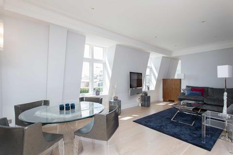 2 bedroom flat for sale, South Audley Street, London W1K