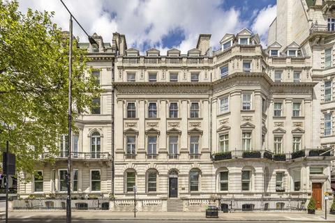 undefined, Piccadilly, London W1J