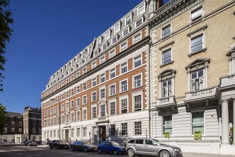 3 bedroom flat for sale, Grosvenor Square, London W1K