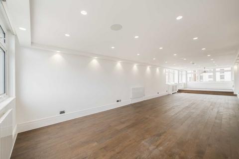 3 bedroom flat for sale, Brick Street, London W1J