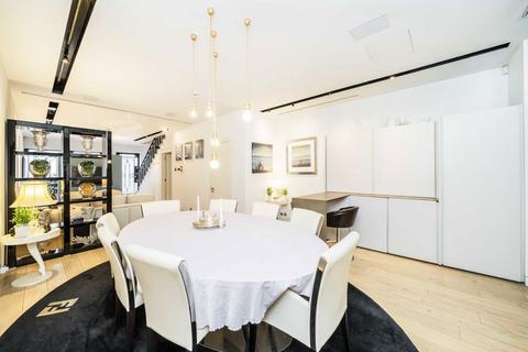 undefined, Balfour Mews, London W1K