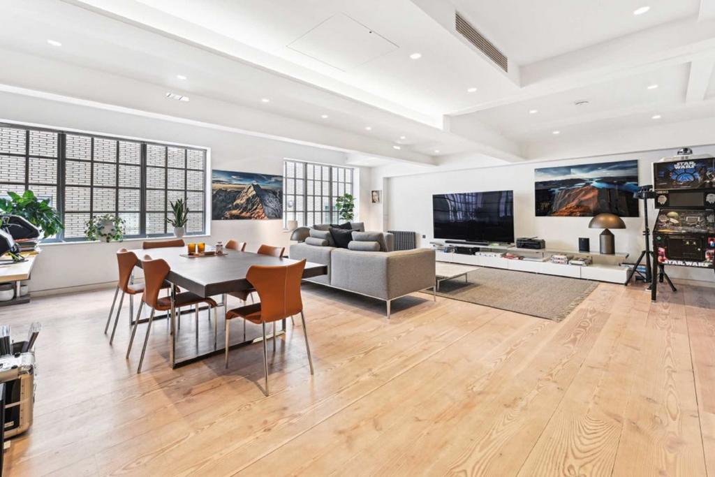 Open-plan living area, open plan living