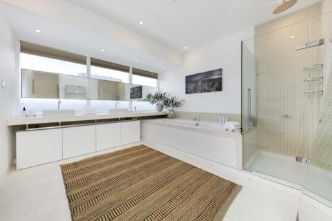 2 bedroom flat for sale, Market Place, London W1W