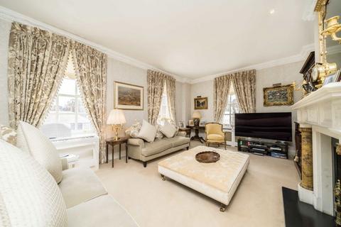 3 bedroom flat for sale, Park Street, London W1K