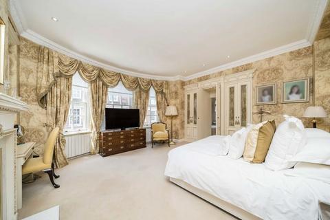 3 bedroom flat for sale, Park Street, London W1K