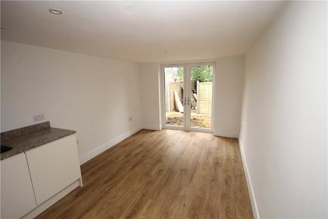 1 bedroom apartment to rent, High Street, Surrey KT15