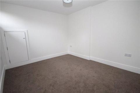 1 bedroom apartment to rent, High Street, Surrey KT15