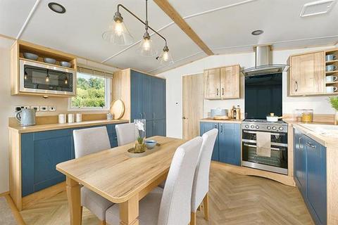 3 bedroom lodge for sale, Fordingbridge, The New Forest Hampshire