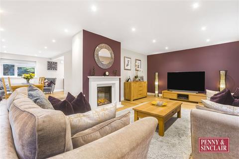 4 bedroom detached house for sale, Wootton Road, RG9 1QE