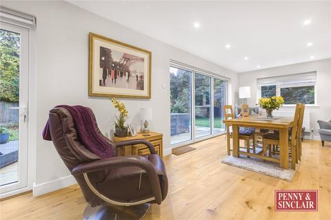 4 bedroom detached house for sale, Wootton Road, RG9 1QE