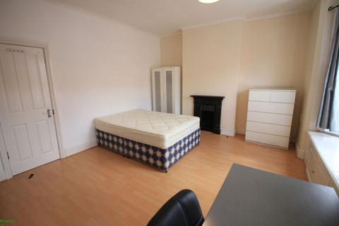 5 bedroom terraced house to rent, West Midlands, Coventry CV2
