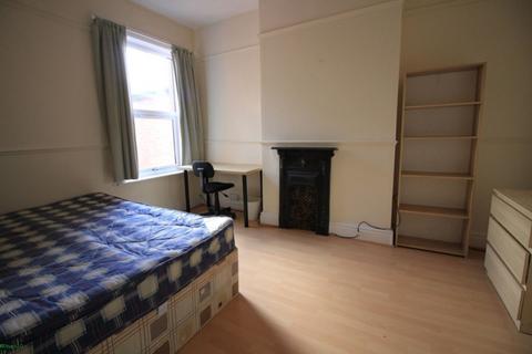 5 bedroom terraced house to rent, West Midlands, Coventry CV2