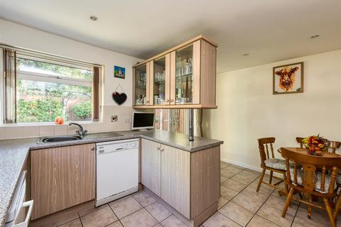 15 The Celandines, Wombourne, Wolverhampton, WV5 8HZ