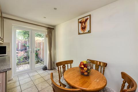 15 The Celandines, Wombourne, Wolverhampton, WV5 8HZ