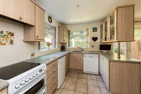 15 The Celandines, Wombourne, Wolverhampton, WV5 8HZ