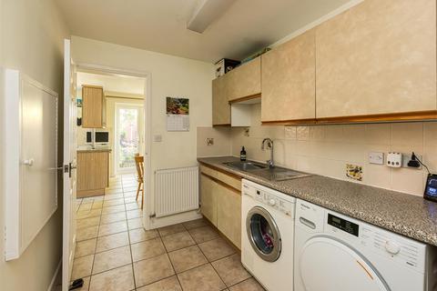 15 The Celandines, Wombourne, Wolverhampton, WV5 8HZ