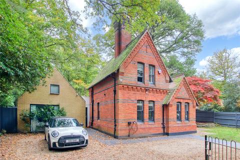 3 bedroom detached house to rent, Silwood Park, London Road, Sunninghill, Ascot, SL5