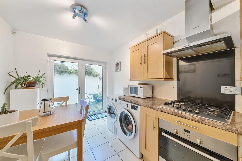 Kitchen / Dining area