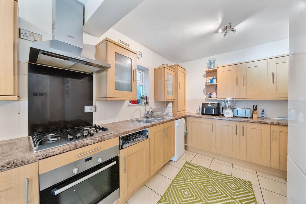 Kitchen / Dining area