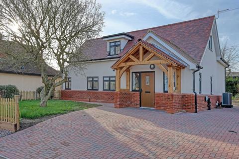 2 bedroom detached house for sale, West Hanningfield Road, West Hanningfield, CM2