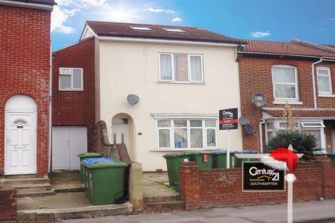 8 bedroom terraced house to rent, Lodge Road, SOUTHAMPTON SO14