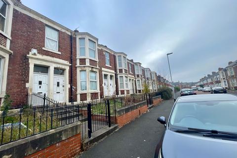 2 bedroom flat to rent, Saltwell Place, Gateshead NE8