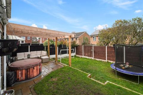 3 bedroom semi-detached house for sale, Ludgate Close, Rossington, DN11 0