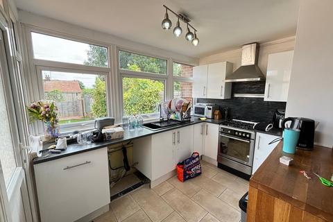 3 bedroom end of terrace house for sale, Thirlmere Avenue, Tilehurst, Reading, RG30