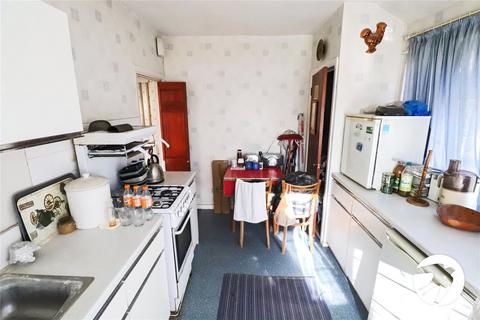 2 bedroom bungalow for sale, Abbotts Walk, Bexleyheath, Kent, DA7