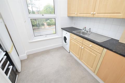 1 bedroom maisonette to rent, Western Road, Romford RM1