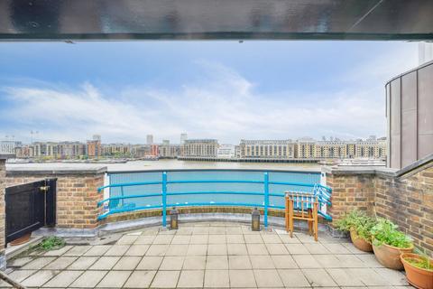 2 bedroom flat to rent, Tower Bridge Wharf, St Katharine's Way, London, E1W