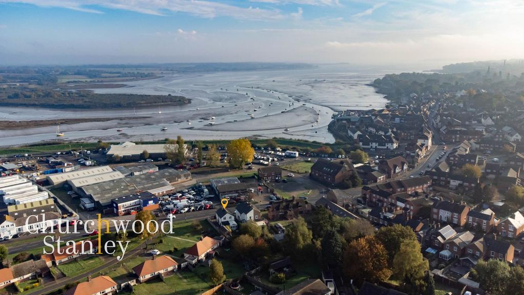 Central Manningtree location