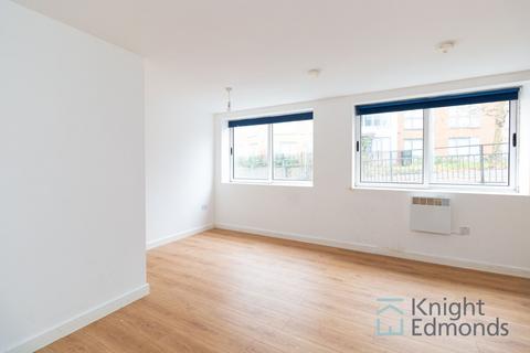 Studio to rent, Queen Anne Road, Coronet House, ME14