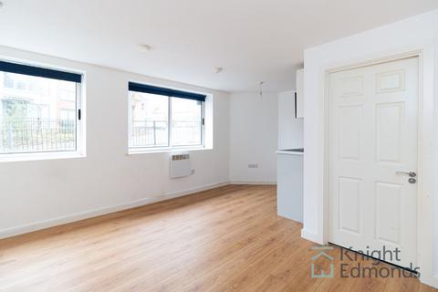 Studio to rent, Queen Anne Road, Coronet House, ME14