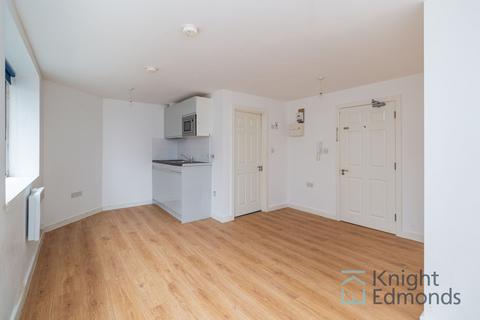 Studio to rent, Queen Anne Road, Coronet House, ME14