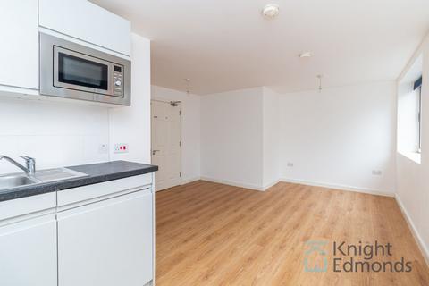 Studio to rent, Queen Anne Road, Coronet House, ME14