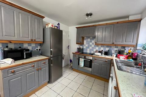 2 bedroom terraced house to rent, Harbourne Gardens, Southampton SO18