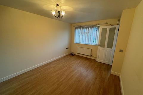 2 bedroom terraced house to rent, Harbourne Gardens, Southampton SO18