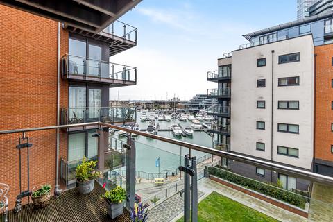 2 bedroom flat for sale, Channel Way, Ocean Village, Southampton, SO14