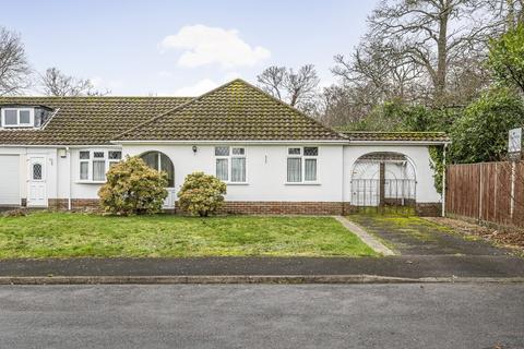 2 bedroom bungalow for sale, Moorhill Gardens, Thornhill Park, Southampton, Hampshire, SO18