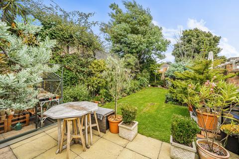4 Macnaghten Road, Southampton, SO18 1GJ