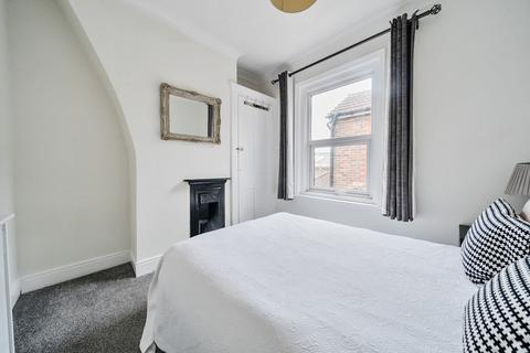 3 Howards Grove, Shirley, Southampton, SO15 5PR